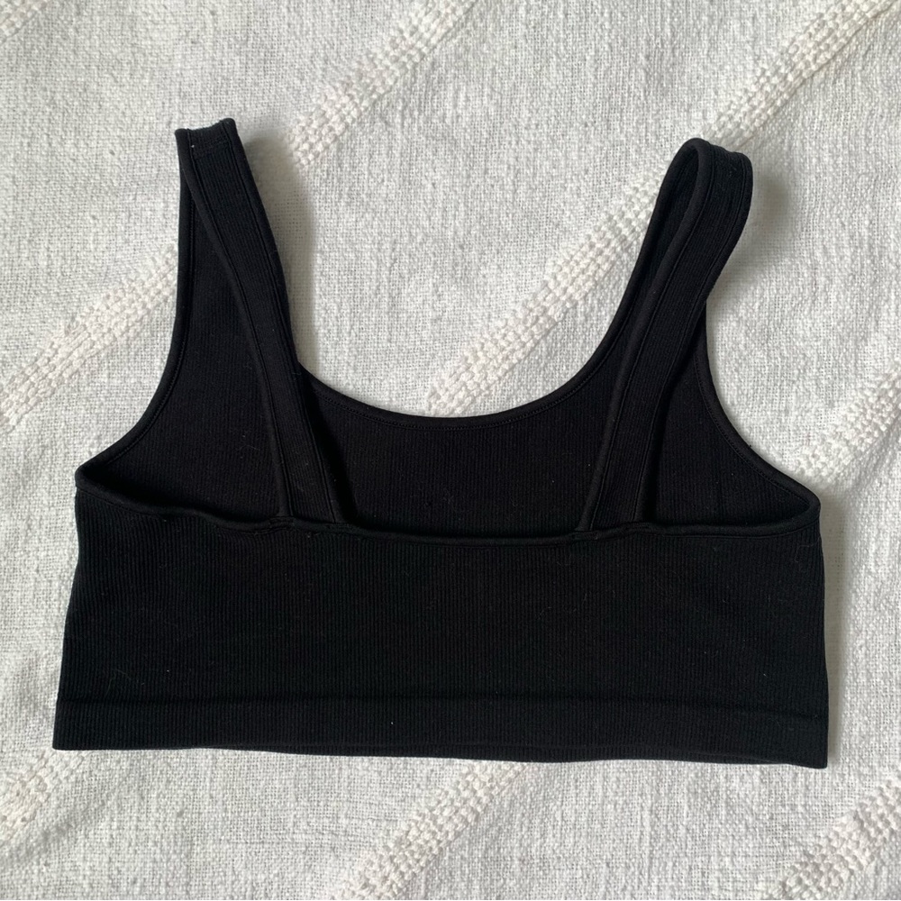 AE Crop Top - Picture 2 of 5